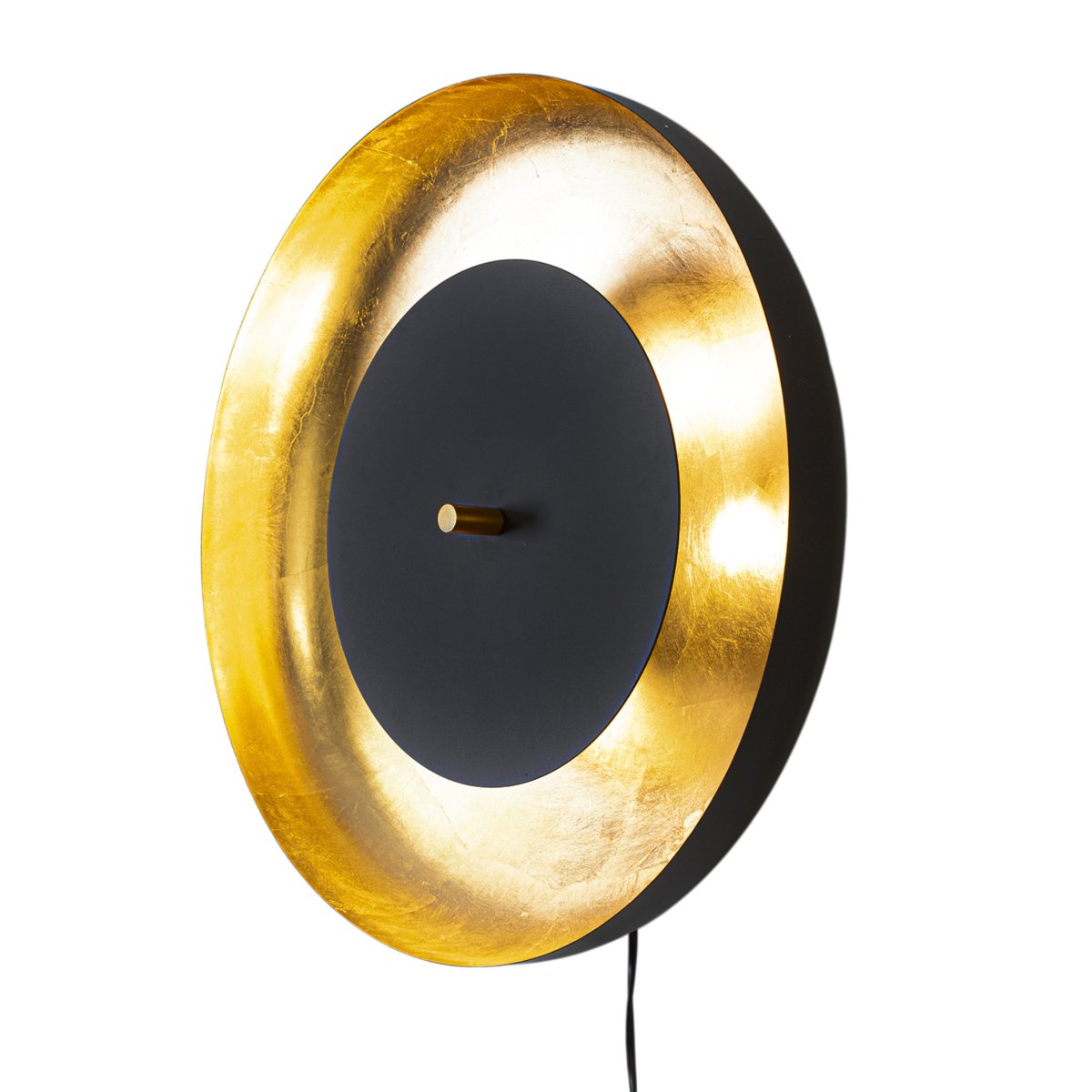 Shelby Ø50 Matta musta seinävalaisin valmistajalta By Rydéns - Tämä koristeellinen valaistusratkaisu lisää lämpöä ja luonnetta olohuoneeseesi luoden kutsuvan ilmapiirin rentoutumiseen ja viihdyttämiseen.