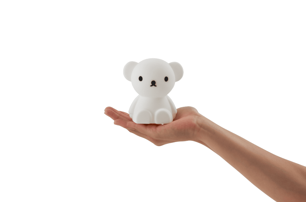 Bundle of Light - Boris Mini Valkoinen lasten valaisin valmistajalta Mr Maria - Lisää valoa ja iloa päivääsi ja kotiisi tällä viehättävällä Boris-lampulla.