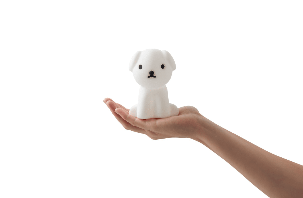 Bundle of Light - Snuffy Mini Valkoinen lasten valaisin valmistajalta Mr Maria - Lisää valoa ja iloa päivääsi ja kotiisi tällä viehättävällä Snuffy-lampulla.