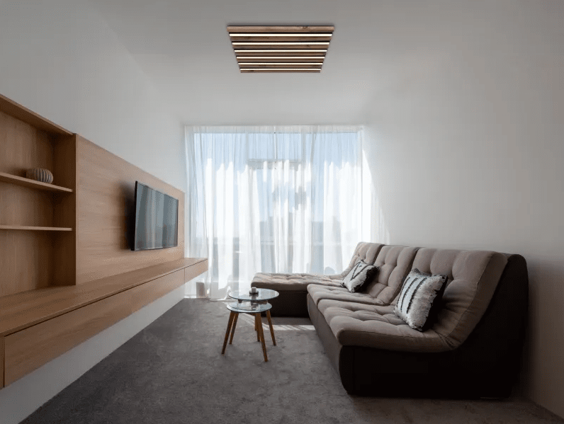 Hayden 45cm Puu plafondi valmistajalta Globo Lighting - Den kvadratiska plafonden Hayden &ouml;vertalar med sin moderna akustikpanel-look och bidrar med en h&auml;rlig ljusspridning i rummet.