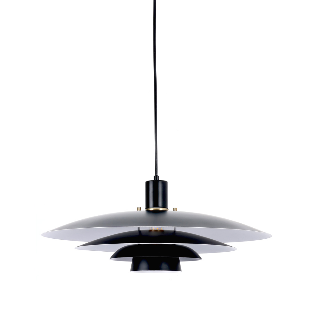 Stealth Ø50 Musta kattovalaisin valmistajalta Nordic Lighting - Stealth on ajaton riippuvalaisin, jonka halkaisija on 50 cm ja joka on valmistettu mustasta metallista.