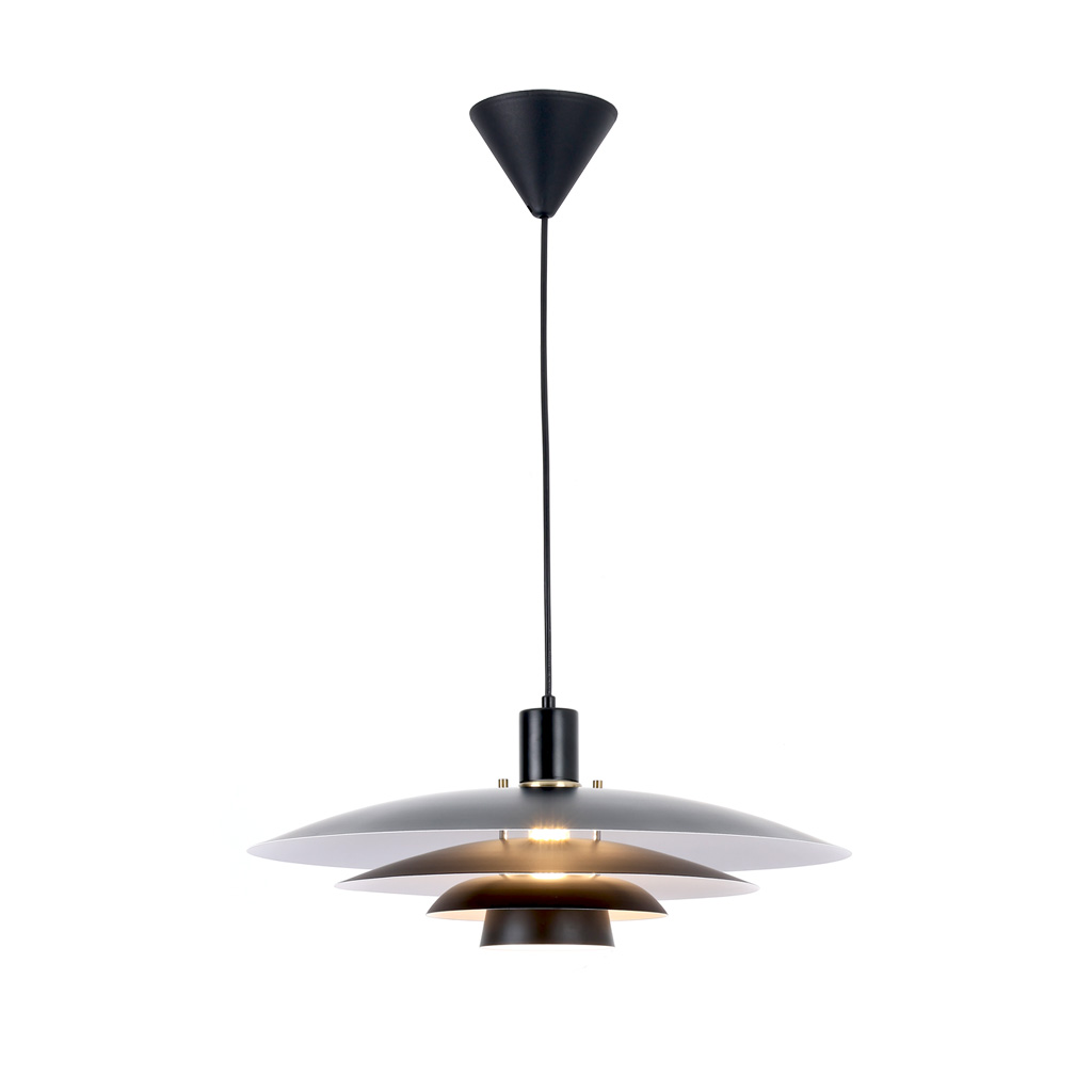 Stealth Ø50 Musta kattovalaisin valmistajalta Nordic Lighting - Stealth on ajaton riippuvalaisin, jonka halkaisija on 50 cm ja joka on valmistettu mustasta metallista.
