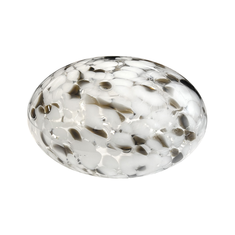 Sten 15cm Mustavalkoinen pöytävalaisin valmistajalta Pixie Design - Lis&auml;ksi lampussa on ajastintoiminto, se palaa 8 tuntia ja on sammuneena 16 tuntia, mik&auml; toistuu tarvittaessa p&auml;ivitt&auml;in.