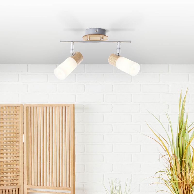 Babsan 2 Puu kohdevalaisin valmistajalta Brilliant - Babsan-kohdevalaisin kahdella lampulla on joustava valaisin, joka yhdistää toiminnallisuuden ja luonnollisen muotoilun.