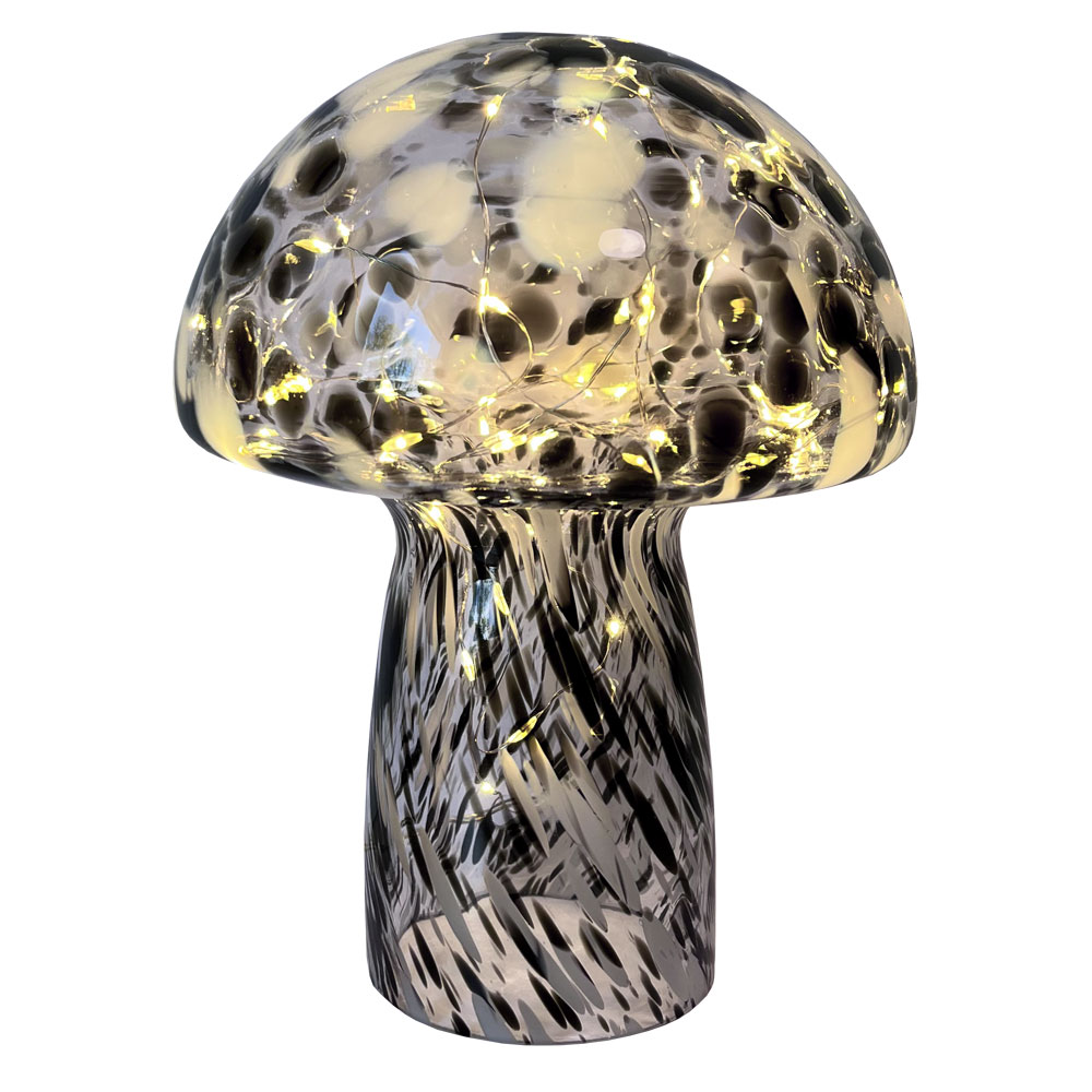 Mushroom 23cm Musta pöytävalaisin valmistajalta Pixie Design - Pixie Designin sienivalaisimessa on kaunis muotoilu, jossa on marmoroitu mustavalkoinen pinta.