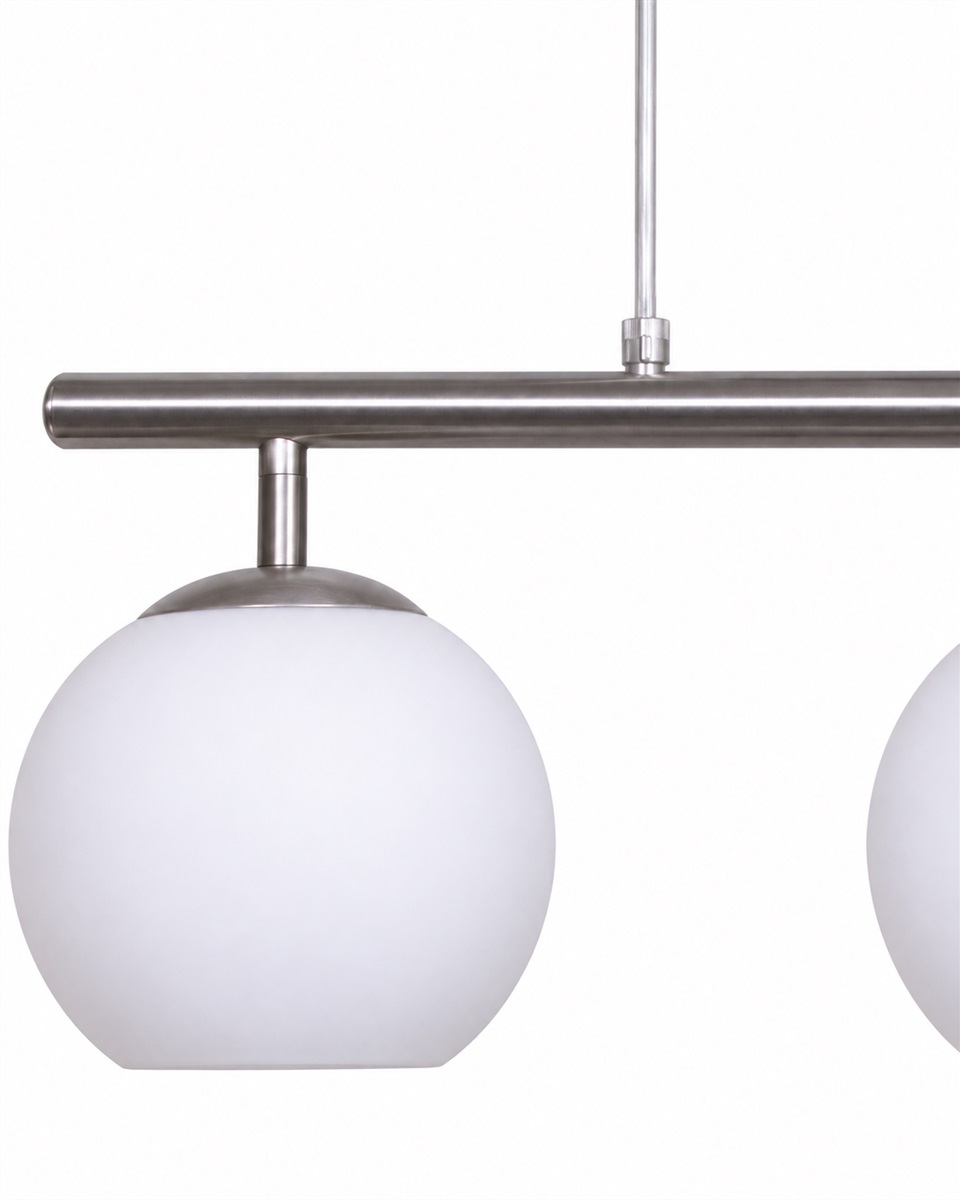 Globi 4 78cm Nikkeli kattovalaisin valmistajalta Nordic Lighting - Globi 4 on tyylik&auml;s kattovalaisin, joka yhdist&auml;&auml; modernin muotoilun pehmeisiin muotoihin.