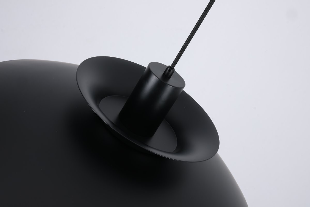 Stealth 2 Ø50 Musta kattovalaisin valmistajalta Nordic Lighting - Stealth on klassinen riippuvalaisin, jolla on tyylik&auml;s ja ajaton muotoilu.