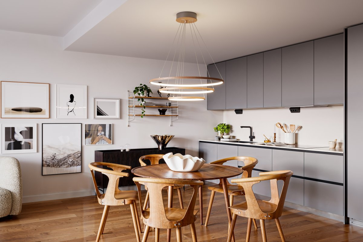 Trione Ø80 Pähkinä kattovalaisin valmistajalta By Rydéns - Jokaisen renkaan (halkaisijat 80 cm, 60 cm ja 40 cm) korkeutta ja asentoa voidaan helposti s&auml;&auml;t&auml;&auml; valaisimen lankakiinnikkeell&auml;.