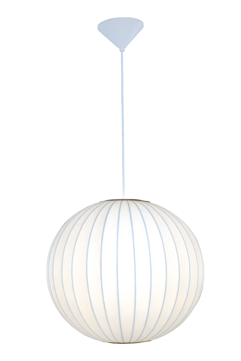 Kanoa Ø40 Valkoinen kattovalaisin valmistajalta Aneta Lighting - Kun lamppu on p&auml;&auml;ll&auml;, miellytt&auml;v&auml; valo levi&auml;&auml; kankaan l&auml;pi ja luo l&auml;mpim&auml;n ja viihtyis&auml;n tunnelman huoneeseen.