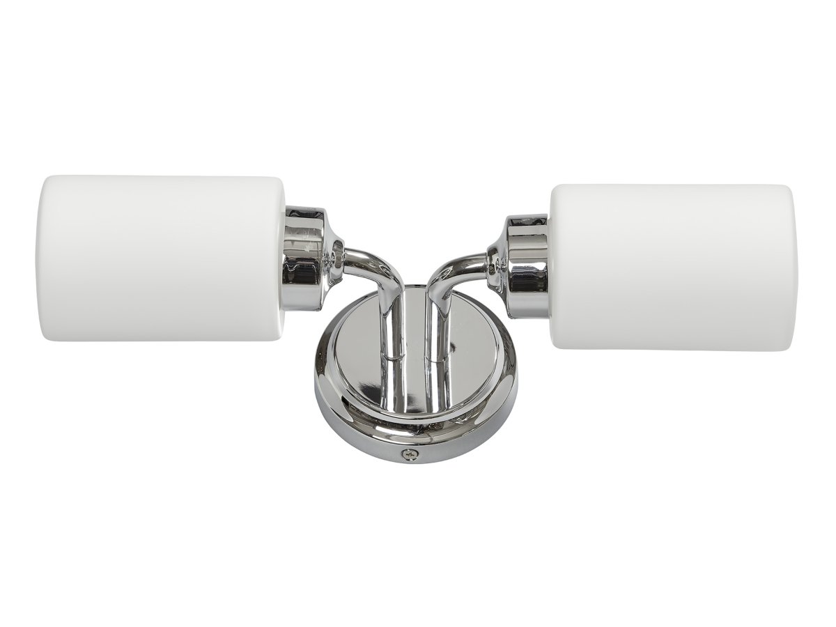 Boda 36cm Kromi kylpyhuoneen valaisin valmistajalta Armaturhantverk - Kromiset yksityiskohdat ja valkoiset lasikuvut levittävät pehmeää ja miellyttävää valoa, joka sopii täydellisesti peilivalaistukseen tai yleisvalaistukseen.