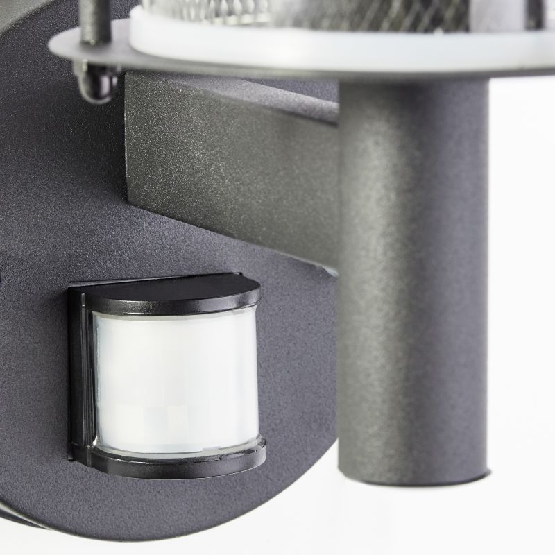 Detroit Musta ulkovalo valmistajalta Brilliant - Detroit on tyylikäs ja toimiva seinävalaisin, joka sopii täydellisesti ajotien, terassin tai puutarhan valaisemiseen.