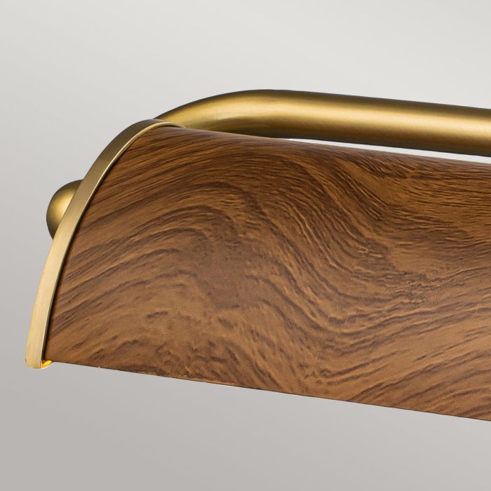 Winchfield 70cm Tammi valmistajalta Elstead Lighting - Winchfield-kuvavalaisinsarjassa yhdistyvät moderni, 1900-luvun puolivälin retrotyyli ja tyylikkäästi kaarevia sävyjä.
